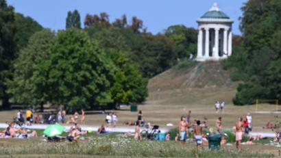 Bild: Florian Diettrich/dpa
Das Wetter lädt noch einmal zum Sonnenbaden ein. (Archivbild)