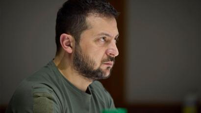 Bild: Ukraine Presidency/Planet Pix via ZUMA Press Wire/dpa
Nach einem direkten russischen Angriff auf die Zentrale des Geheimdienstes SBU hat Präsident Wolodymyr Selenskyj den SBU angewiesen, Russland „spiegelbildlich“ zu antworten. (Archivbild)