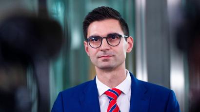 Bild: Christophe Gateau/dpa
Sepp Müller ist Vorsitzender der Landesgruppe Sachsen-Anhalt in der Unions-Bundestagsfraktion. (Archivbild)