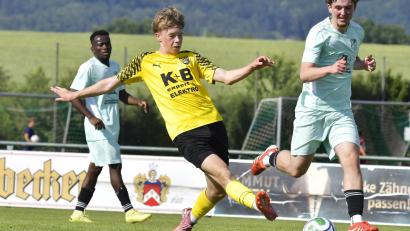 Archivbild: Hubert Ziegler
Zurückgekämpft: Marc Meyer (links) sorgte mit seinen zwei späten Treffern für den 6:3-Endstand beim FC Tegernheim.
