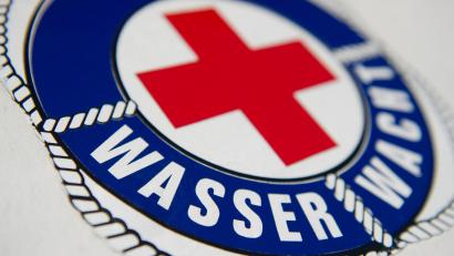 Symbolbild: Stefan Sauer/dpa
Die Wasserwacht Schwandorf feiert am Samstag, 12. September, ihr 80-jähriges Bestehen im Erlebnisbad Schwandorf.