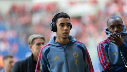 Bild: Fabian Strauch/dpa
Jamal Musiala hat beim Auswärtsspiel des FC Bayern auf Schalke sein Comeback gegeben.