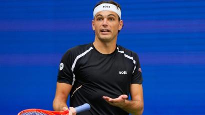 Bild: Yuki Iwamura/AP/dpa
Taylor Fritz hadert mit seinem Spiel.
