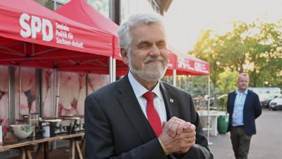 Bild: Julian Stratenschulte/dpa
Ruhige Freude bei der SPD