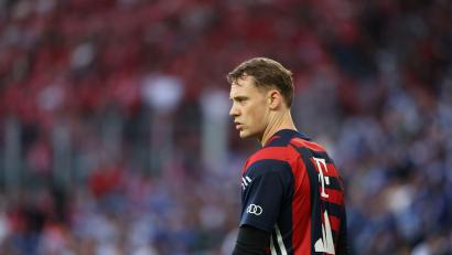 Bild: Fabian Strauch/dpa
Manuel Neuer wurde bei seinem möglicherweise letzten Auftritt in der Schalker Arena ausgepiffen.