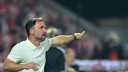 Bild: Sebastian Christoph Gollnow/dpa
Zeigt den Weg zum Bayern-Erfolg: Trainer José Barcala