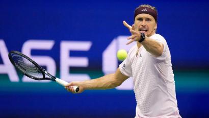 Bild: Frank Franklin II/AP/dpa
Alexander Zverev bestreitet auch sein viertes Spiel bei den US Open unter Flutlicht.