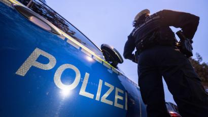 Bild: Marijan Murat/dpa
Die Polizei ermittelt zu den Hintergründen des Unfalls. (Symbolbild)