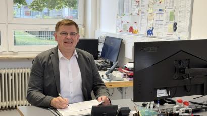 Bild: Holger Popp
Holger Popp ist der neue Schulleiter der Grund- und Mittelschule Windischeschenbach. Ihn erwartet nicht zuletzt aufgrund des laufenden Neubaus der Schule eine spannende Zeit.