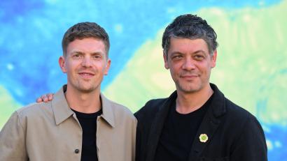 Archivbild: Felix Hörhager/dpa
Die Schauspieler Ferdinand Hofer (links) und Carlo Ljubek sind das neue „Tatort“-Team in München.