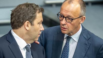 Bild: Michael Kappeler/dpa
Kanzler und Vizekanzler bemühen sich um gemeinsame Botschaften. (Archivbild)