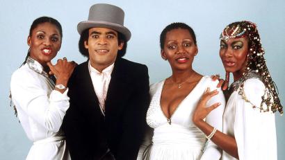 Bild: Martin Athenstädt/dpa
Boney M. 1981 (v.l.): Marcia Barrett, Bobby Farrell, Liz Mitchell und Maizie Williams. (Archivbild)