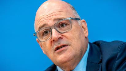 Bild: Michael Kappeler/dpa
Die Arbeitgeber kritisieren die Wirtschaftspolitik der AfD.