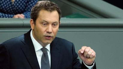 Bild: Kay Nietfeld/dpa
Klingbeil brachte seine Haushaltspläne in den Bundestag ein.