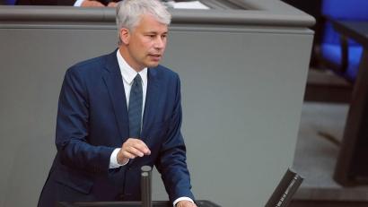 Bild: Kay Nietfeld/dpa
Der neue Minister Bilger äußert sich auch zur Bahn.