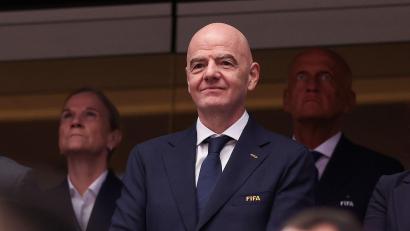 Bild: Sam Hodde/AP/dpa
Ist als FIFA-Präsident umstritten: Gianni Infantino. (Archivbild)