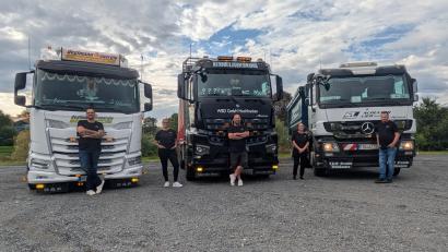 Bild: Paul Zrenner
Die Organisationsteam des Benefiz-Lkw-Treffens am Wochenende in Waldsassen, von links Hannes und Anna-Lena Mayer, Philipp Meier sowie Regina und Uwe Bauer.
