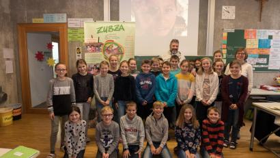 Bild: dtr
Die Klasse 4a der Grundschule Plößberg ist vom Hilfsprojekt begeistert und will Geld für eine Patenschaft sammeln.