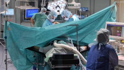 Bild: exb
In den neuen Operationssälen der Klinik Lindenlohe wird auf höchstem medizinischen wie technischen Niveau gearbeitet.