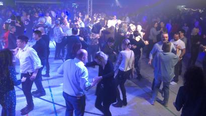Bild: Kunz
Volle Tanzfläche auf Höllriegl's Weihnachtsparty.