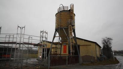 Bild: bjp
Das neue Streusalzsilo auf dem Bauhofgelände in Pressath ist inzwischen einsatzbereit.