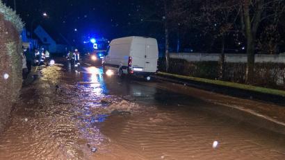 Bild: Feuerwehr Hirschau
Wasserrohrbruch in der Schönbrunner Straße in Hirschau.