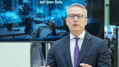 Bild: Soeren Stache/dpa
Für Digitalminister Karsten Wildberger ist die sogenannte Eudi-Wallet eines der zentralen Projekte. (Archivbild)