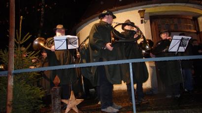 Bild: wrt
Die Jagdhornbläser umrahmen stimmungsvoll die romantische Waldweihnacht.