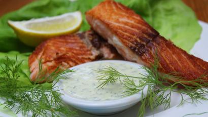 Bild: Bild: exb/Matthias Würfl
Nicht nur zu gebratenem Lachs passt die süß-säuerliche Sauce.