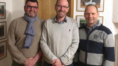 Bild: hä
Der Vorstand des TC-Fördervereins (von links) mit Martin Fenzl, Jürgen Gleißner und Hans-Jürgen Kiermaier.