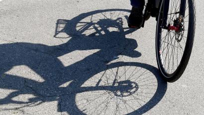 Symbolbild: Uli Deck/dpa
In Hirschau ist ein Mann mit seinem Elektrofahrrad gestürzt.