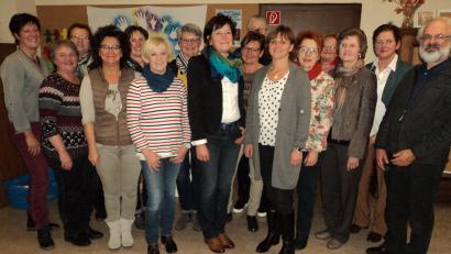 Bild: ksi
Dieses Team - im Bild mit Pfarrer Heinrich Rosner - führt den Frauenbund durch das Jubiläumsjahr 2019.