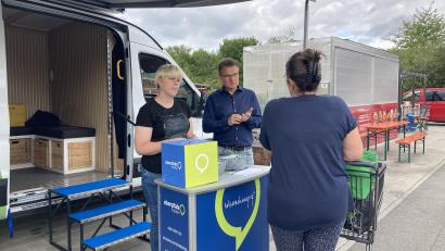 Archivbild: Stefanie Swann
Bei Redaktion on Tour haben Leser die Möglichkeit mit den Reportern von Oberpfalz-Medien wie hier in Vilseck ins Gespräch zu kommen. Der nächste Halt ist am Dienstag, 15. September, in Sulzbach-Rosenberg.