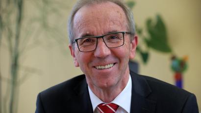 Bild: Wolfgang Steinbacher
Mit zwei lachenden Augen: Werner Dürgner geht zum Jahresende als Vorstand der Sparkasse Amberg-Sulzbach in den Ruhestand.