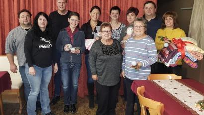 Bild: exb
Bei der Adventsfeier der SPD-Frauen gab es Spenden für Organisationen, die sich um das Wohl von Kindern kümmern.