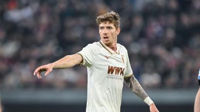 Bild: Harry Langer/dpa
Kristijan Jakic verlässt den FC Augsburg. (Archivbild)