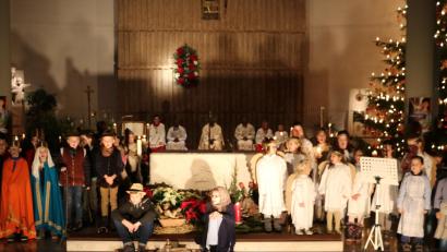 Bild: exb
Ein perfekt einstudiertes Weihnachtsspiel zeigen die Kinder in der Heilig-Geist-Kirche.
