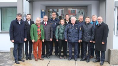 Bild: sne
Der CSU Kreisverband stattete der Polizeiinspektion Eschenbach einen Besuch ab und informierte sich über die aktuelle Lage und die Bedürfnisse der Behörde.