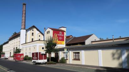 Bild: Bernhard Schultes
Der deutsche Biermarkt befindet sich im Wandel – doch die Verantwortlichen der Schlossbrauerei Friedenfels sehen das Unternehmen 140 Jahre nach der Gründung gut aufgestellt.