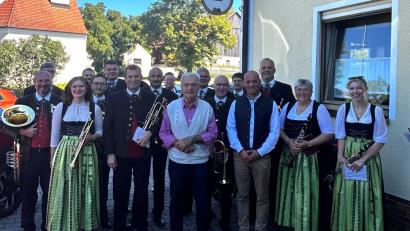 Bild: Lisa Weigert
Josef Graf feierte seinen 80. Geburtstag im Kreise von Familie, Freunden und Vereinskameraden.