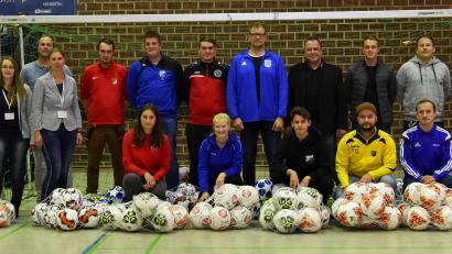 Bild: A. Schwarzmeier
Die Gewinner der 15 Ballnetze.