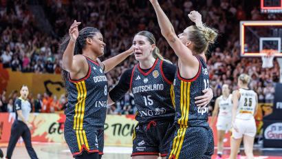 Bild: Andreas Gora/dpa
Sieg über den Europameister: Deutschland bejubelt das Halbfinale.