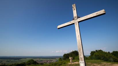 Bild: Daniel Karmann/dpa
Im vergangenen Schuljahr besuchten 601.000 Schülerinnen und Schüler in Bayern katholische Religion, 264.000 evangelische Religion und 471.000 den Ethik-Unterricht. (Symbolbild)