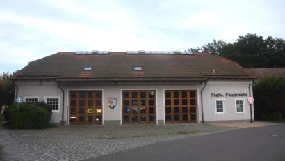 Bild: Ernst Frischholz
Das Feuerwehrhaus Etzenricht erfüllt nicht die Voraussetzungen für eine Sanierung und Erweiterung nach den vorgegebenen Richtlinien.