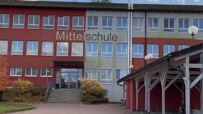 Bild: Johann Adam
Am Dienstag beginnt auch an der Mittelschule Altenstadt an der Waldnaab das neue Schuljahr.
