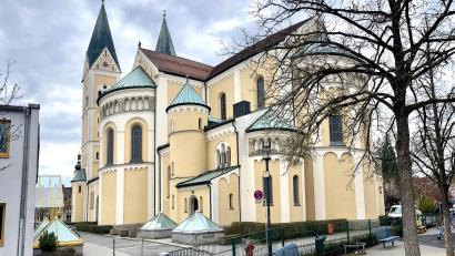 Archivbild: Gabi Schönberger
Die Josefskirche entstand zur Jahrhundertwende im neuromanischen Stil. Die Ausstattung ist im Jugendstil.