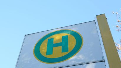 Symbolbild: Bernd Weißbrod/dpa
Die Linie 457 in Auerbach wird wegen dem Jahrmarkt umgeleitet.