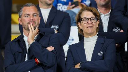 Bild: Jan Woitas/dpa
Schäfer (l) sprach dem Trainerteam sein Vertrauen aus.