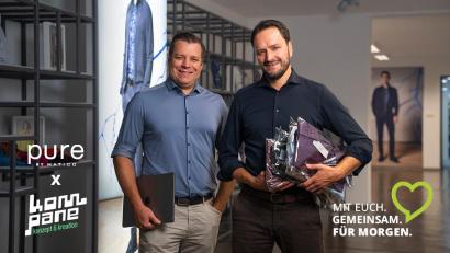 Bild: Sebastian Scherm
Gute Ideen entstehen im Austausch: Joseph Reiter von Hatico und Sebastian Kopp von Kompane arbeiten gemeinsam an der digitalen Weiterentwicklung von pure by Hatico.