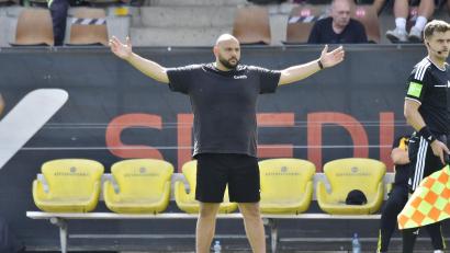 Archivbild: Hubert Ziegler
Erkan Kara, der Trainer des FC Amberg, war noch der Niederlage in Seebach restlos bedient.